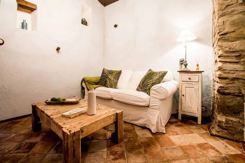 Estanca La Pau - Adults Only Guest House Malla Bagian luar foto