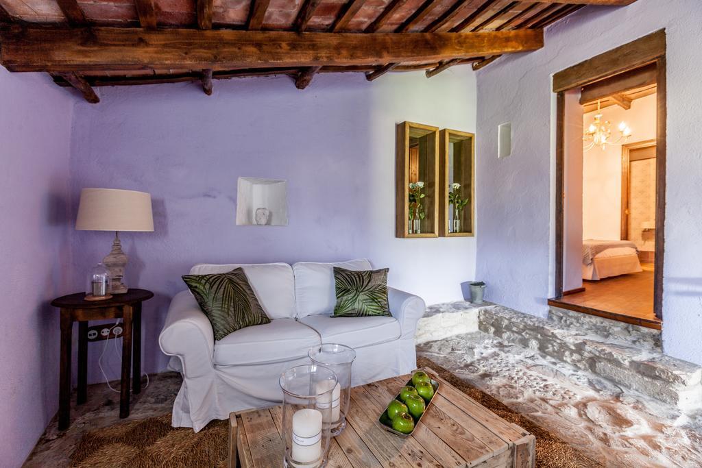 Estanca La Pau - Adults Only Guest House Malla Bagian luar foto