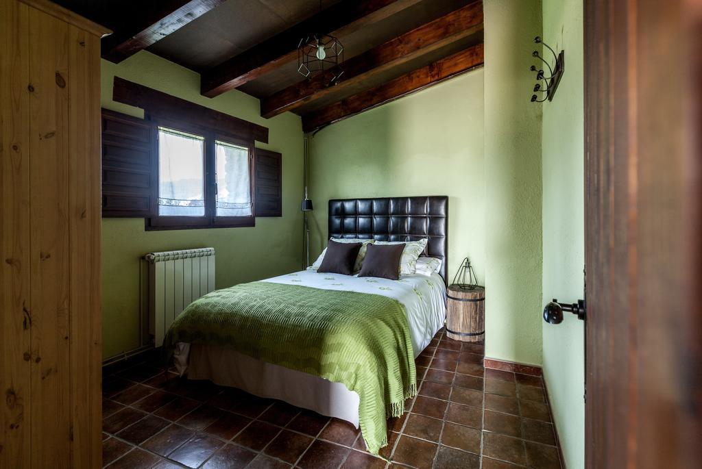 Estanca La Pau - Adults Only Guest House Malla Bagian luar foto